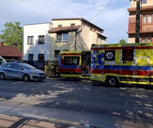 Rąbnął w ogrodzenie zabił pasażerkę