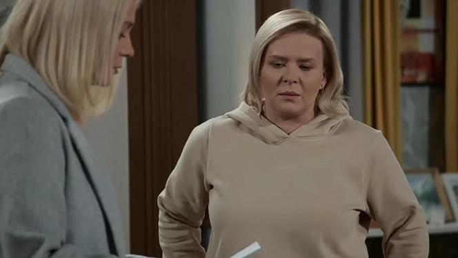 Pierwsza miłość, odcinek 3839. Emilka (Anna Ilczuk), Marysia (Aneta Zając) 