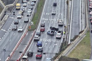 Dachowanie samochodu w Katowicach. Zamknięto tunel. Tworzy się zator w kierunku Sosnowca