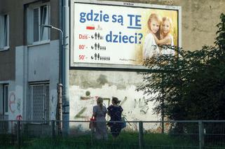 Ile kosztowały billboardy „Gdzie są TE dzieci”? Fundacja wydała na nie fortunę 