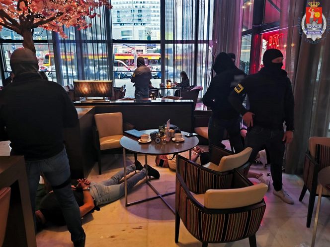 „Słowik” znowu za kratami! Gangster zatrzymany za wymuszenie haraczu w Warszawie