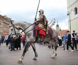 Narodowy Marsz Życia przez Warszawę. Organizatorzy mówią, że idą w obronie „poczętych dzieci zagrożonych aborcją”