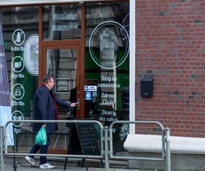 Michał Wójcik w bezcukrowej kawiarni