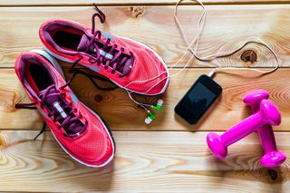 Full Body Workout – trening z hantlami dla początkujących [WIDEO]
