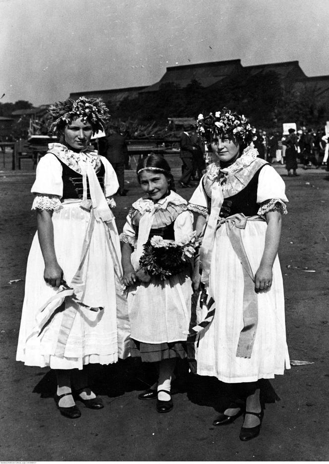 Dożynki śląskie w Katowicach. Tak obchodziło się dożynki blisko 100 lat temu. Unikalne zdjęcia 