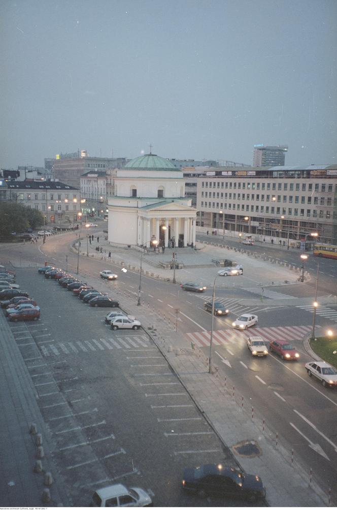 Warszawa z lat 90. Nie uwierzysz, że tak wyglądała stolica 25 lat temu	