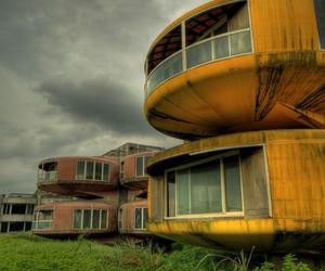 Sanzhi UFO Houses