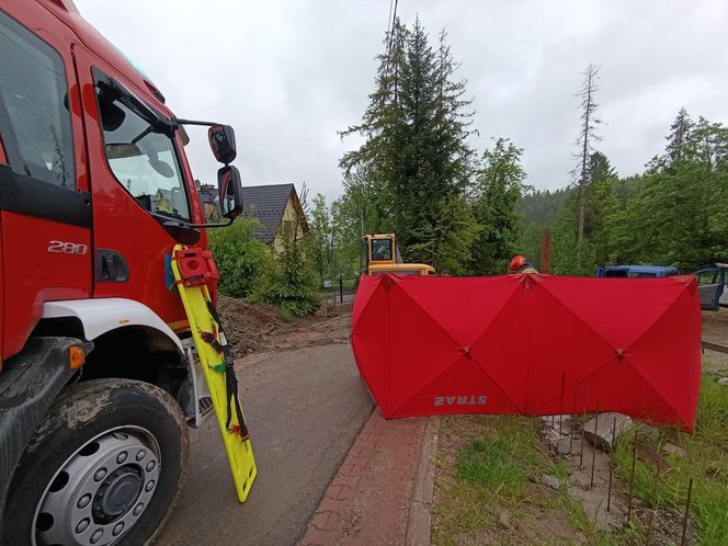 Dramat w Zakopanem! Ziemia zasypała mężczyznę, wyciek gazu utrudniał akcję ratunkową