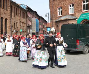 Święcenie pokarmów na Nikiszowcu