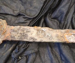 Sensacyjne znalezisko w Wiśle! Wędkarz wyłowił średniowieczny miecz