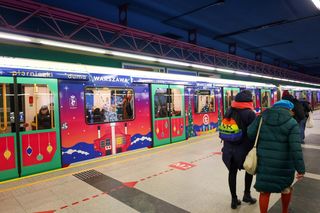 Świąteczne metro w Warszawie