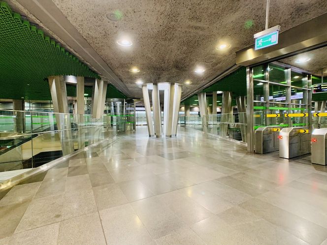 Peron 3. linii metra na stacji M2 Stadion Narodowy w Warszawie