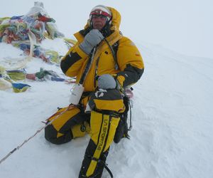 Alpinistka przekazała cenny prezent młodej kolarce, piękny gest! Zafascynowały ją osiągnięcia Katarzyny Niewiadomej