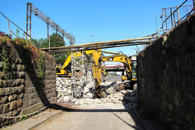 Rzeszów: Trwają prace przy wiadukcie na ul. Batorego