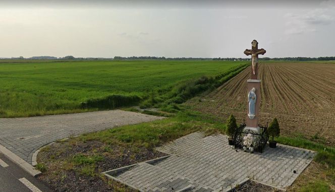 Tak wyglądał krzyż w Studzionce przed renowacją