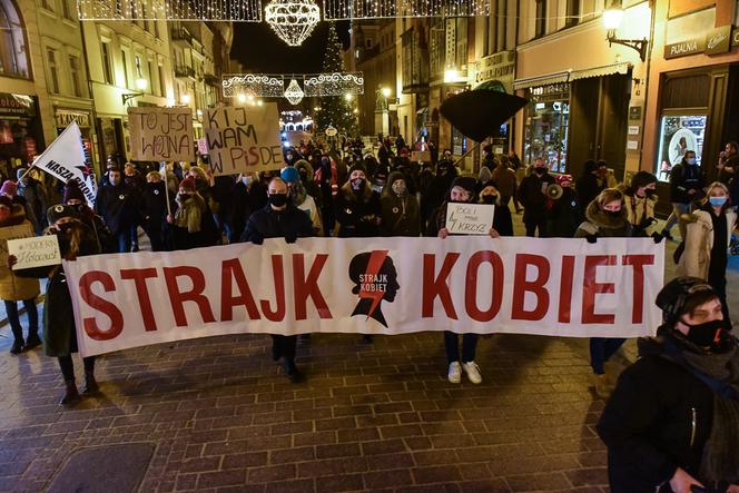 Strajk kobiet w Toruniu - 27-28.01.2021 - zdjęcia z protestów