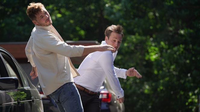 Na dobre i na złe, odcinek 821: Michał (Mateusz Janicki), Piotr Korban (Mikołaj Roznerski)