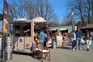 Żarcie na kółkach opanowało błonia Stadionu Narodowego. Ruszył sezon Food Trucków [AUDIO]