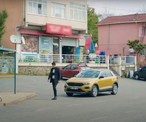 Melis naprowadzi porywacza na trop Zeynep. Dojdzie do tragicznego wypadku i dziewczyna zostanie pojmana.