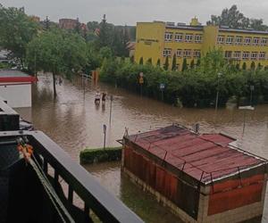 Potężne burze z gradem na Dolnym Śląsku. Są podtopienia 