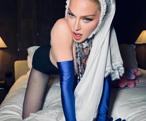 Madonna pokazała nagi biust! 65-latka odsłoniła wszystko