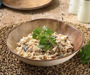 Genialny przepis na sałatkę ze smażonymi pieczarkami. Pyszna, łatwa i szybka 