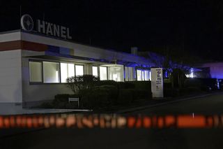 Zamaskowany mężczyzna wtargnął do firmy. Nie żyją dwie osoby. Są nowe informacje w sprawie 