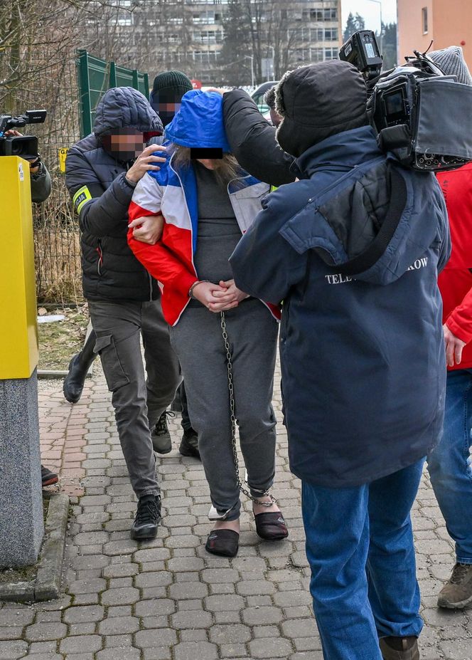 Napaść na dziewczynkę w Rabce-Zdroju. "Nigdy nie widziałam tak pobitego dziecka". 13-latka nadal nie wróciła do szkoły