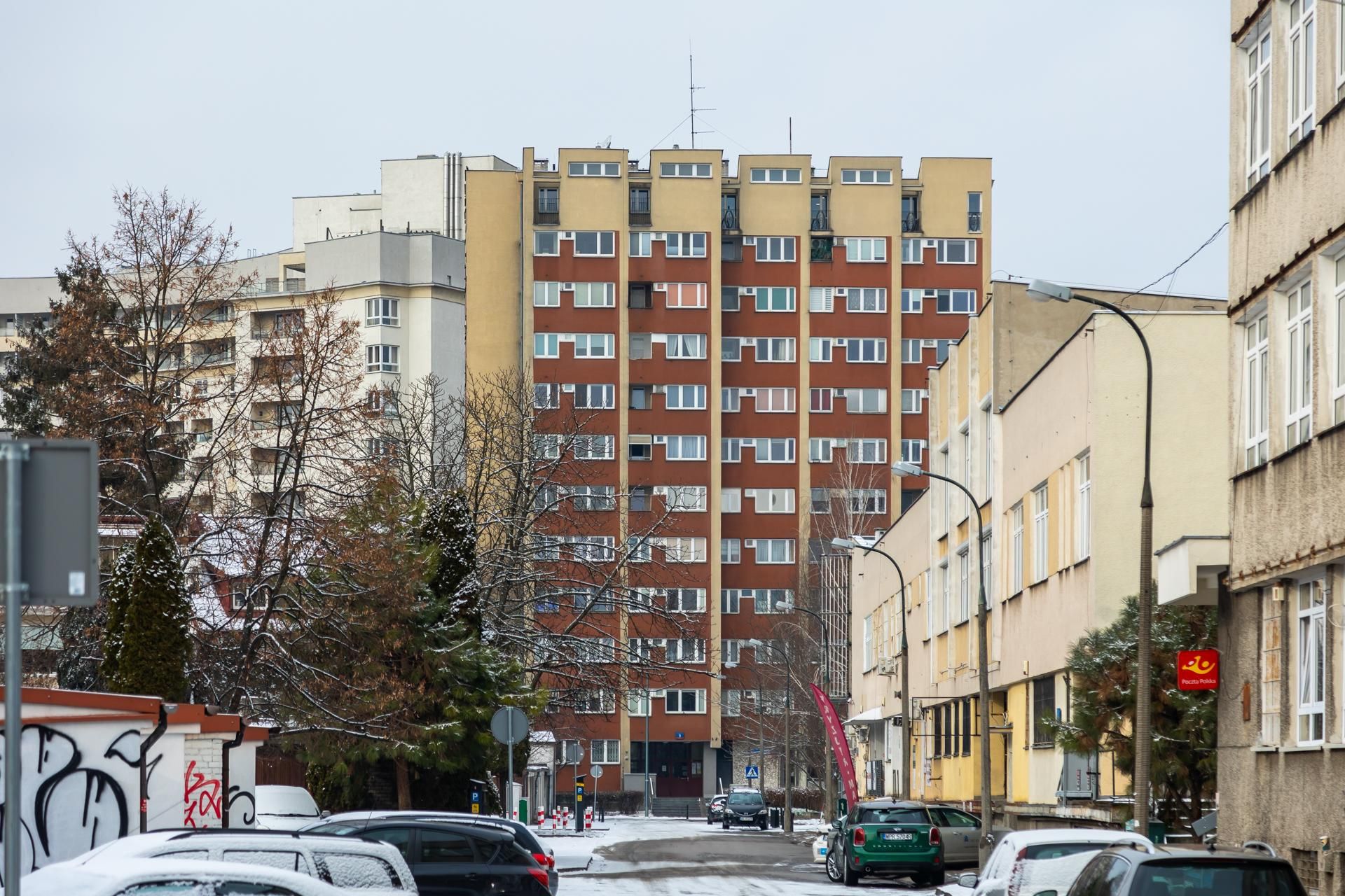 "Dom samotnych" na Etiudy Rewolucyjnej 9 w Warszawie