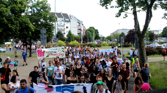 Korowód studentów przeszedł ulicami Szczecina