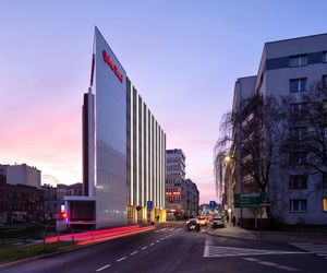 Życie w Architekturze 2025. Hotel Qubus - Hotel z infrastrukturą techniczną i garażem podziemnym. Pracownia Architektoniczna Czora & Czora sp. z o.o. Aleksander Czora, Grażyna Czora