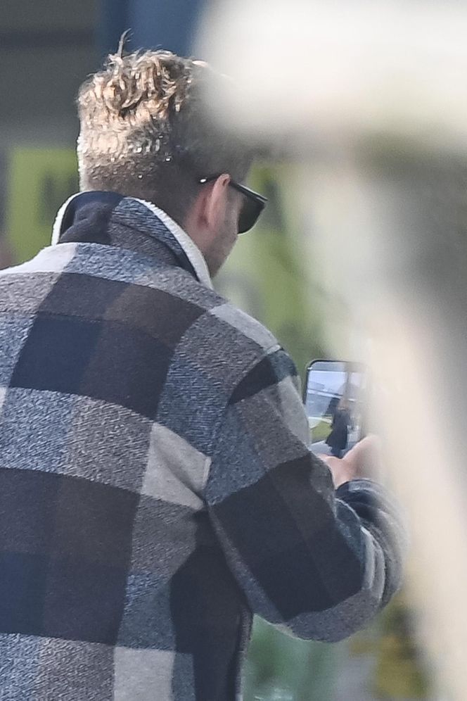 Agnieszka Kaczorowska siedzi i pachnie, a Rogacewicz wynosi śmieci i je kanapke poza autem... Fajna para?