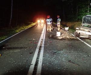 Koszmar. Zjechała z pasa i czołowo zderzyła się z oplem. Dwie osoby trafiły do szpitala