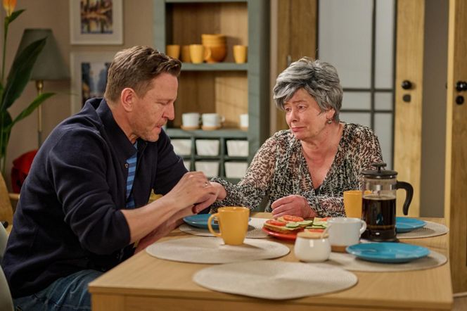 Na Wspólnej odc. 4036. Sabina Szulc (Małgorzata Duda-Kozera), Wojtek (Wojciech Błach)