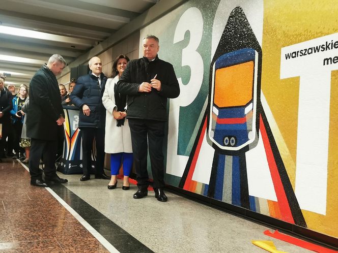 30 lat metra w Warszawie. Odsłonięcie mozaiki