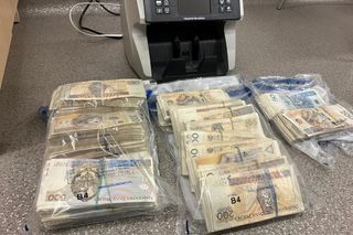 Narkotykowy biznes w sercu Warszawy. Nigeryjczyk i Polka wpadli z gigantyczną gotówką