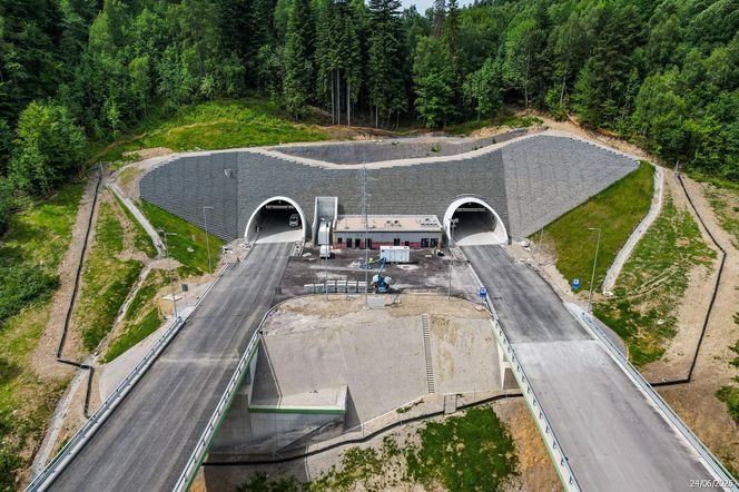 Tak wygląda obecnie budowa S1 Przybędza Milówka. Powstaną tu ogromne estakady, dwa tunele i centrum zarządzania ruchem
