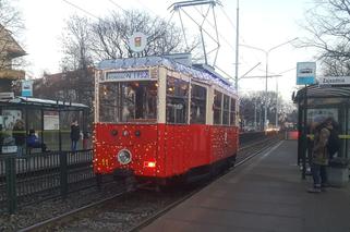 Świąteczny tramwaj na ulicach Gdańska. Tym razem – bez pasażerów  