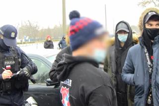 Policja interweniowała pod stadionem Wisły Kraków. Posypały się mandaty dla kibiców