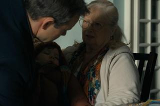 Barwy szczęścia odc. 3018: Bruno (Lesław Żurek), Tadzio (Józio Trojanowski), Amelia (Stanisława Celińska)