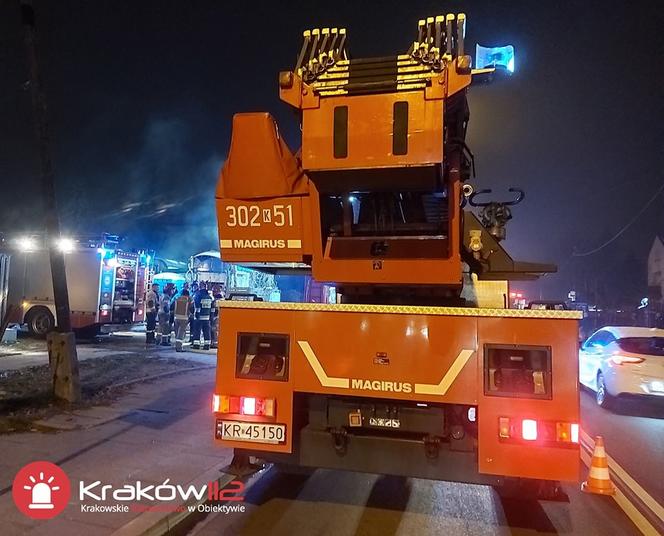 Pożar przyczepy kempingowej przy ulicy Kobierzyńskiej 118 w Krakowie