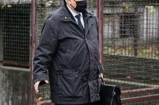 Naczelnik założył maskę