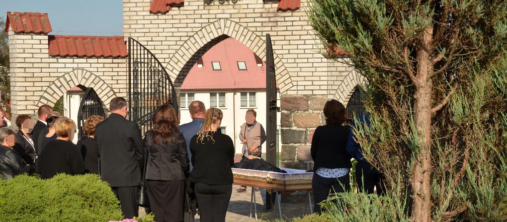 Ksiądz nie wpuścił żałobników do kaplicy