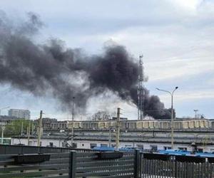 Czarne chmury dymu nad Wrocławiem. Pożar przy Parku Słowiańskim