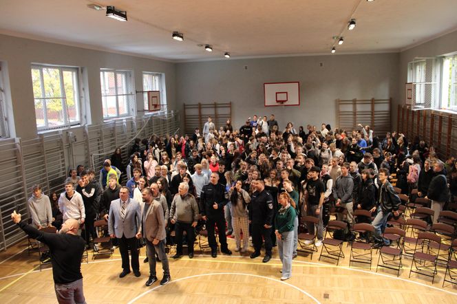 Dominik Dąbrowski spotkał się z młodzieżą III LO w Grudziądzu cz. II