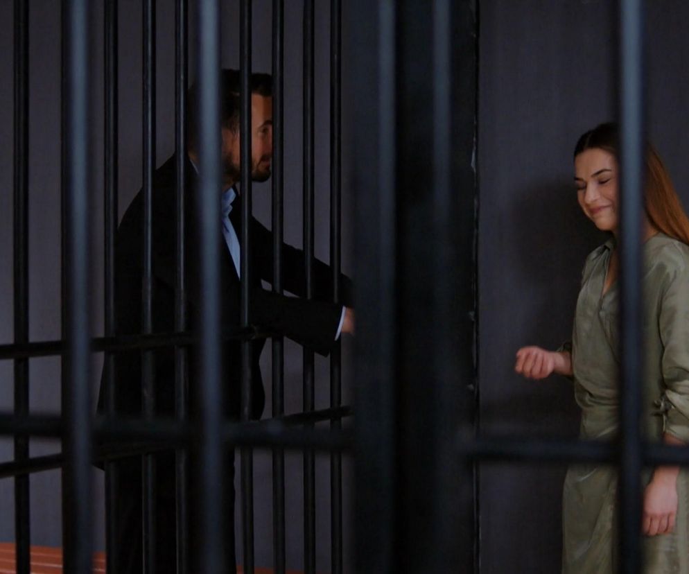 Miłość i nadzieja, odcinek 313: Niezły ubaw Sili i Kuzeya za kratami. Uśmieje się, że jej narzeczony został pobity! - ZDJĘCIA