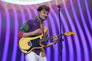 Był kelnerem w Sopocie, teraz zachwycił na Polsat Hit Festiwal 2025 w tym samym mieście. Wiktor Dyduła święci triumfy