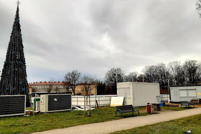 Sztuczne lodowisko na Starej Sandecji już prawie gotowe 