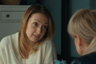 Barwy szczęścia, odcinek 3021. Asia (Anna Gzyra), Małgorzata (Adrianna Biedrzyńska)