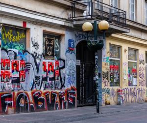 Brzydkie graffiti w Warszawie